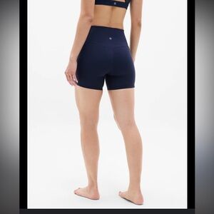 Athleta salutation stash pocket 5in shorts womens  1X